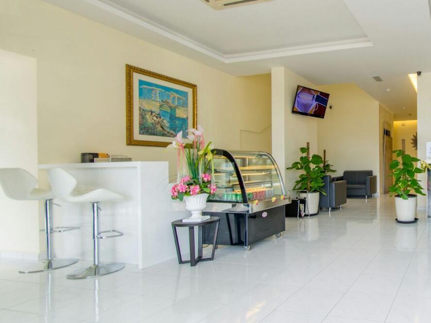 Ample Hotel Skudai Exterior photo